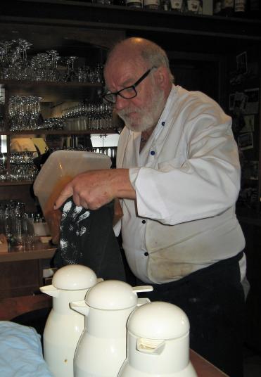 Chef Uwe Wille bei der Arbeit
