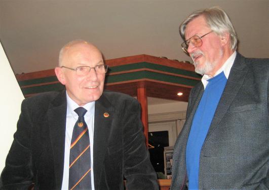 Uwe und Reinhard Jordan fachsimpeln...