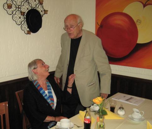 Kamerad Horst Sender und Frau sind auch dabei.