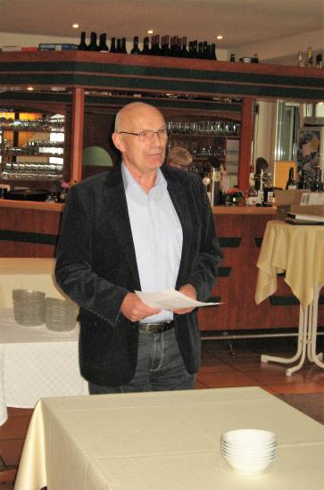 Uwe begrüßt hocherfreut 51 Teilnehmer!!!!