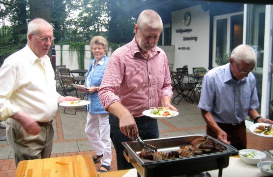 Kamerad Jäger aus Barme greift zu