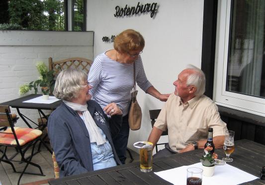 Begrüßungen und Hallo müssen sein.