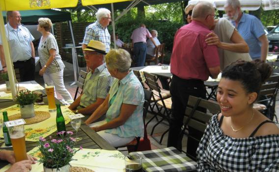 Es folgen nun Bilder von den anwesenden Teilnehmern